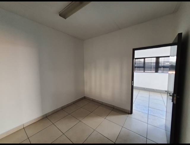 460M² WAREHOUSE TO LET IN DRIEHOEK